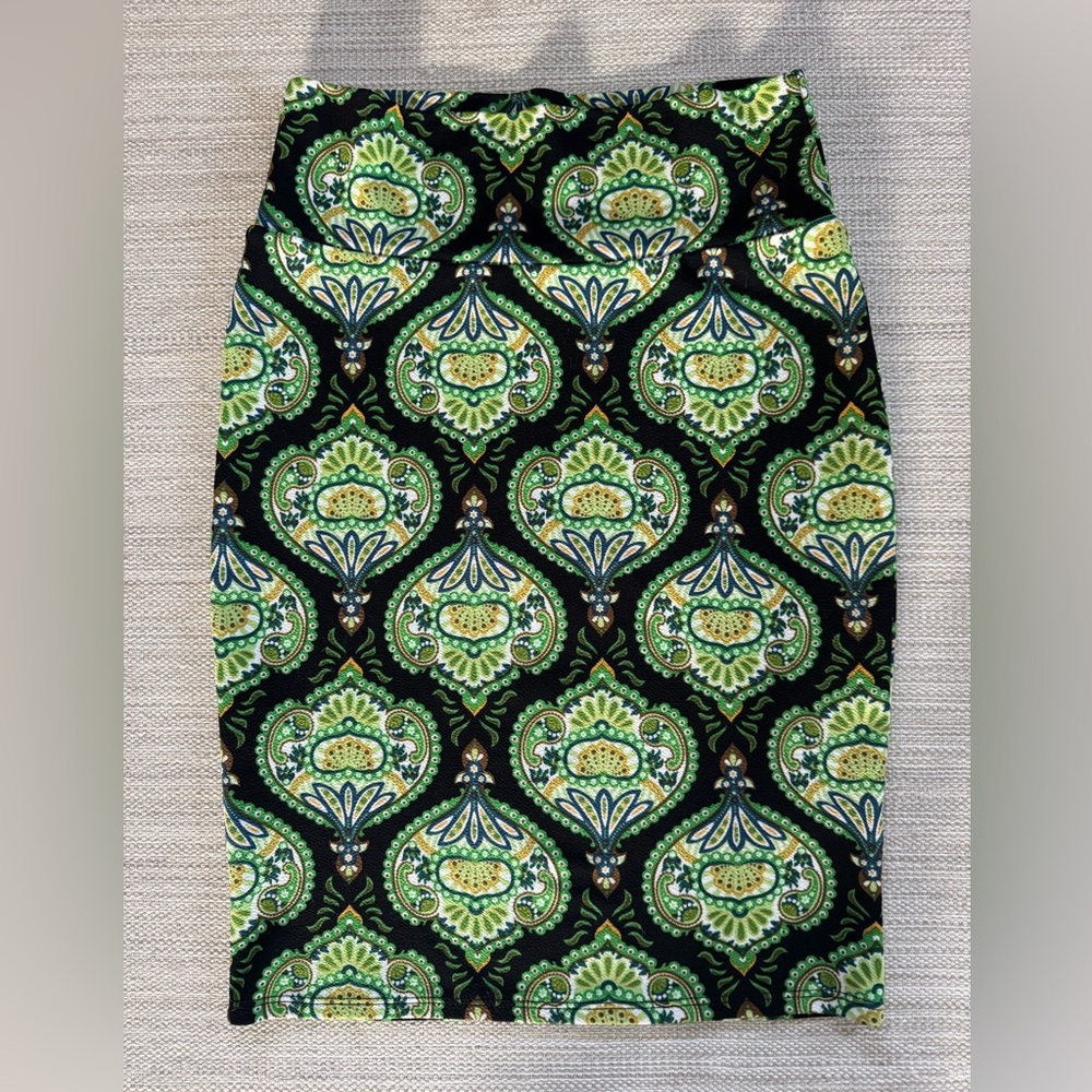 LulaRoe Cassie green black paisley‎ pencil skirt stretch lightweight women’s S